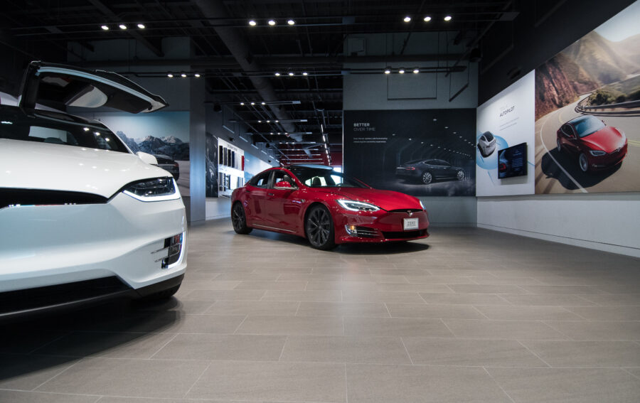 Tesla photo 4
